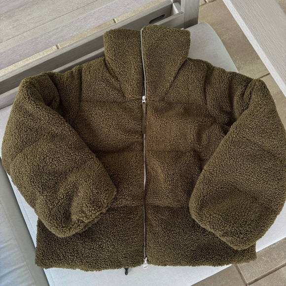 New Varley Sherpa Puffer Jacket Dark Olive Green Large - Picture 4 of 10